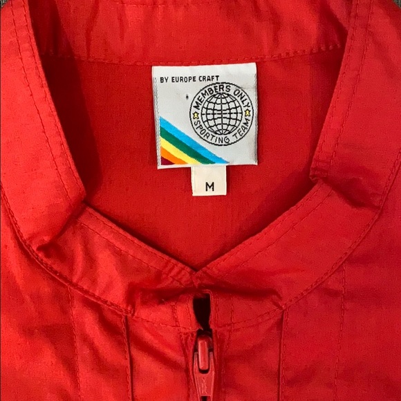 Mens Vintage MEMBERS ONLY Red Zip-up Vest - Picture 4 of 5